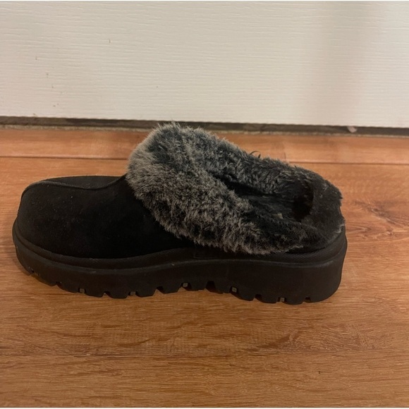 Sketchers black platform slipper slides​​​​​​ - Picture 4 of 8